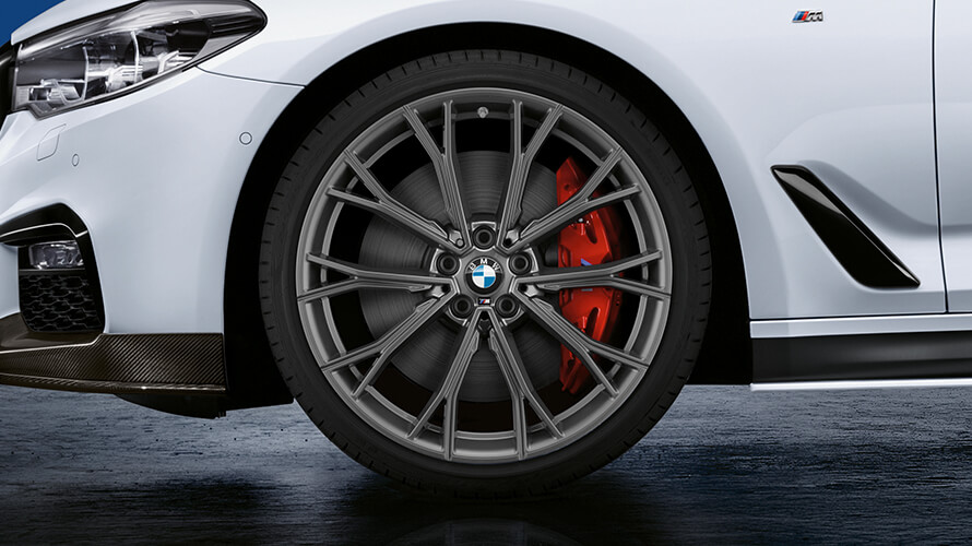 20” Double-Spoke 669 M in Orbit Grey, Pirelli 20” Double-Spoke 669 M in Orbit Grey, Pirelli
